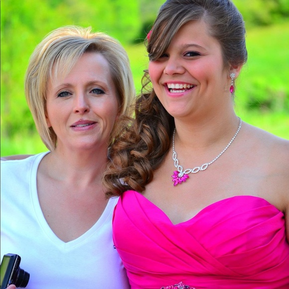 Meet your Posher, Lisa - Picture 1 of 1